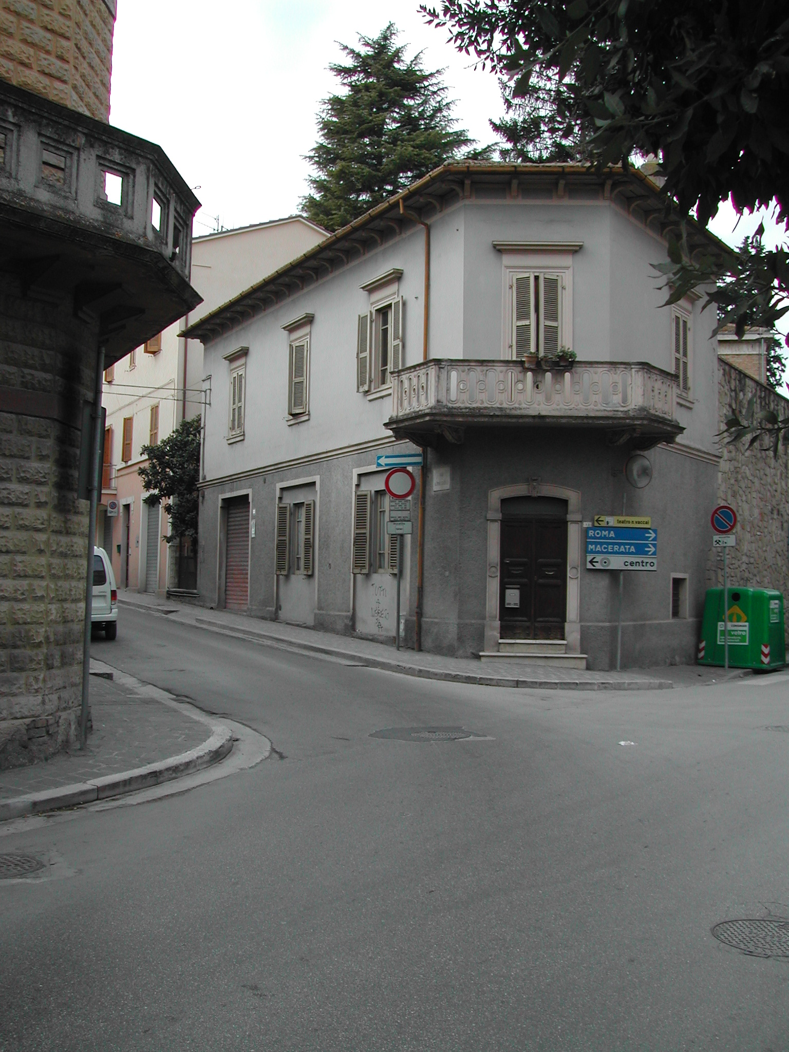 Casa isolata (casa isolata) - Tolentino (MC) 