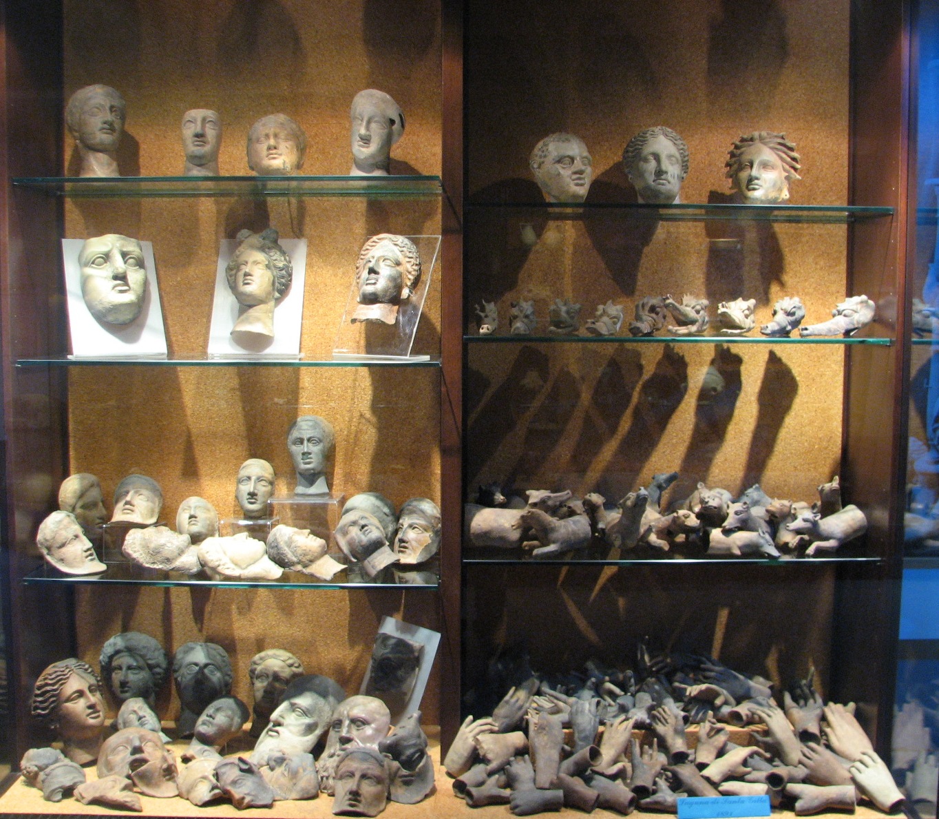materiale di collezione museale (reperti fittili, ceramica) (età punica-età romana)