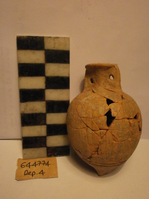 aryballos, in ceramica argentata (Eta' romana repubblicana)