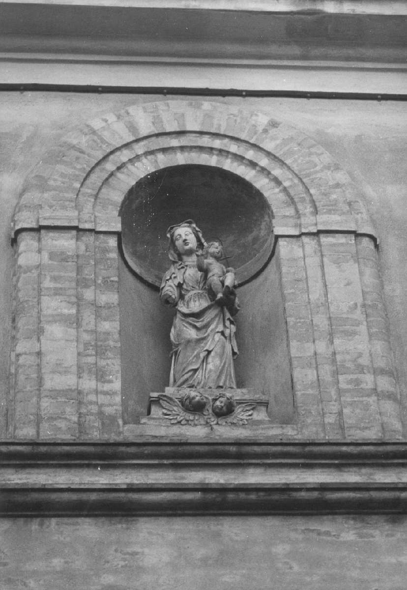 Madonna con Bambino (statua) - ambito bolognese, ambito emiliano (fine/ inizio secc. XVI/ XVII, sec. XIX)