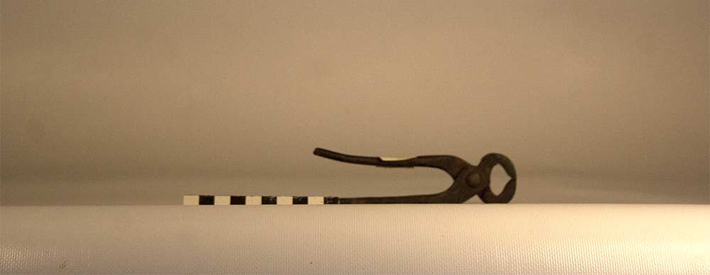 Tenaglia, Strumento usato in lavori artigianali - Bottega del fabbro (sec. XX prima metà)
