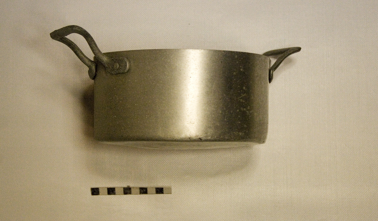Pentola in alluminio, Utensile da cucina - Manifattura sarda (sec. XX prima metà)
