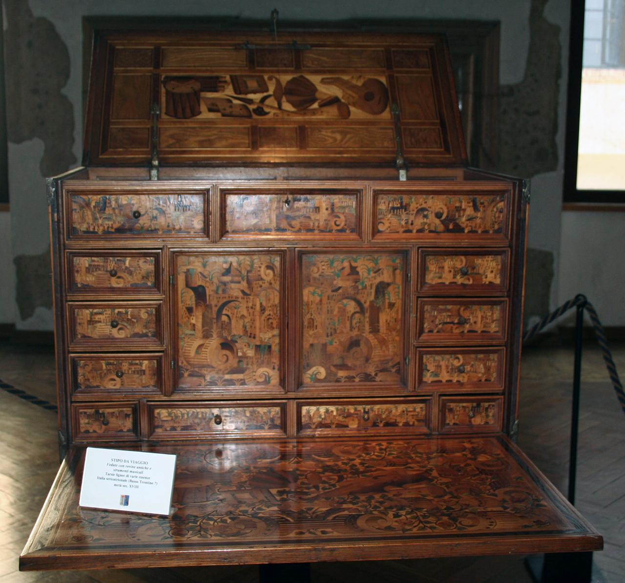 Vedute con rovine antiche, Stumenti musicali (stipo) - bottega Italia settentrionale (metà sec. XVIII)