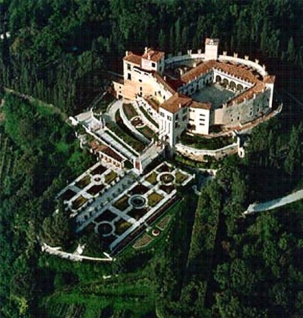 Castello Maltraverso, Chiericati, Contarini, Donà, Grimani, Marcello, Giustinian, Sorlini (castello, nobiliare) - Montegalda (VI) 
