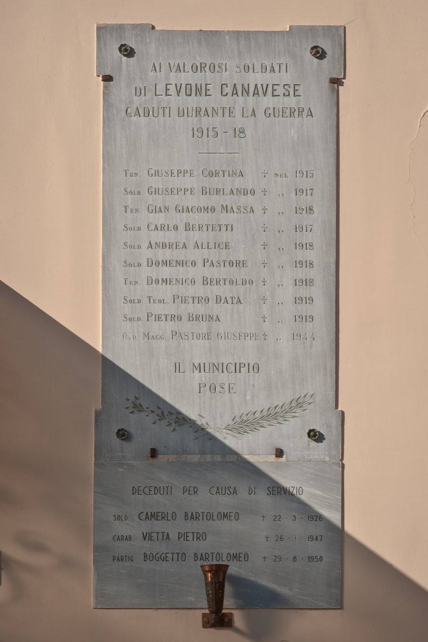 soggetto assente (lapide commemorativa ai caduti) di Durando Enrico (primo quarto sec. XX)