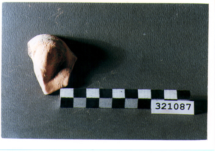 pinax votivo/ frammento - produzione magnogreca (sec. IV a.C)