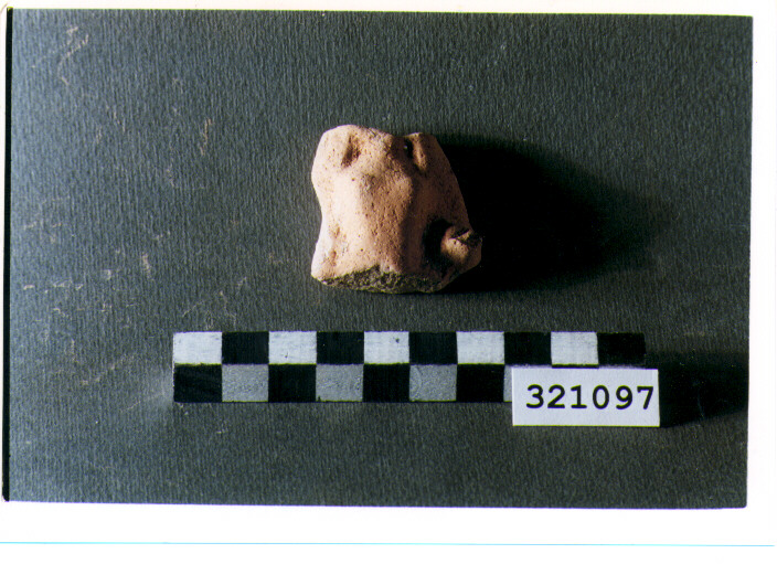 statuetta votiva/ frammento - produzione magnogreca (prima metà sec. VI a.C)