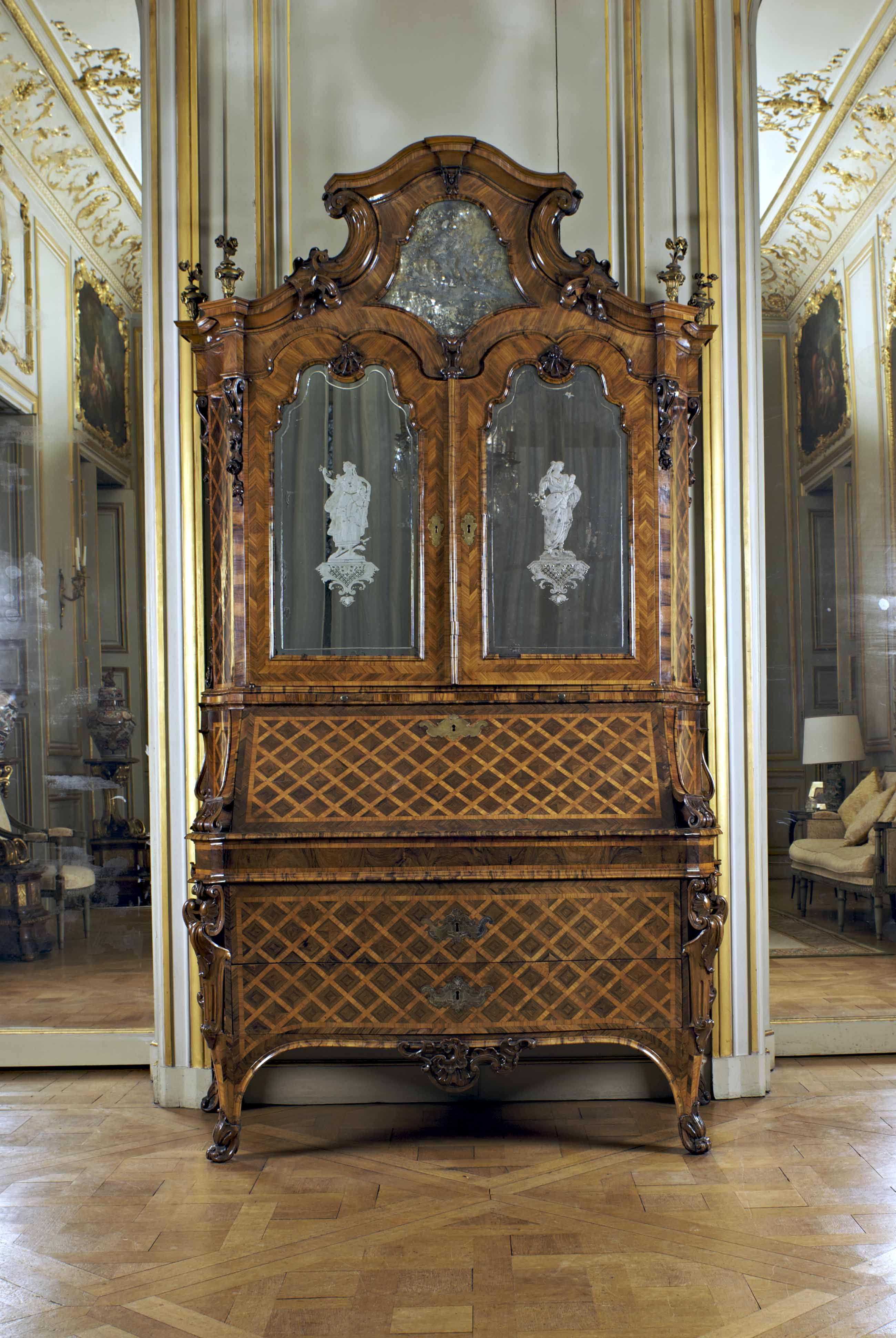 commode a ribalta - ambito romano (terzo quarto sec. XVIII)