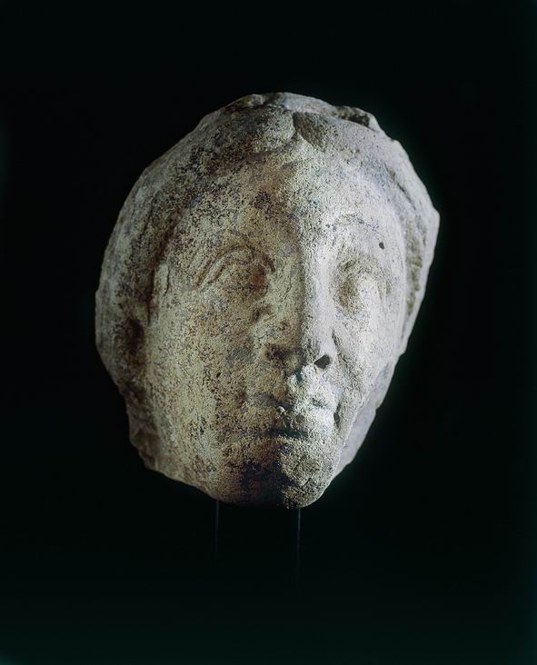 figura femminile (antefissa ?) - arte medio italica, età ellenistico romana (secc. III-II a.C)