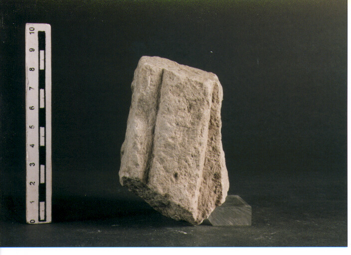 STELE VOTIVA/ FRAMMENTO - CIVILTA' PUNICA (SEC. IV A.C)