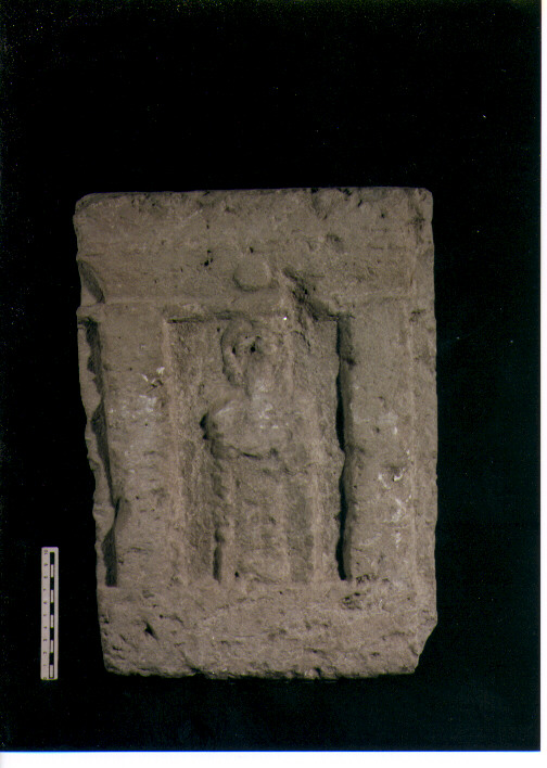 FIGURA UMANA (STELE VOTIVA) - CIVILTA' PUNICA (secc. V/ IV a.C)