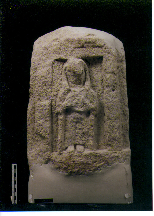 FIGURA UMANA (STELE VOTIVA) - CIVILTA' PUNICA (secc. V/ IV a.C)