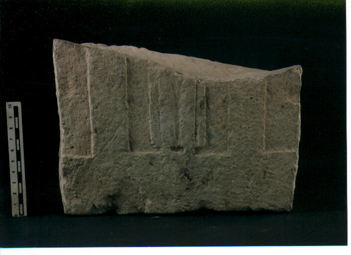 FIGURA UMANA (STELE VOTIVA) - CIVILTA' PUNICA (secc. IV/ III a.C)