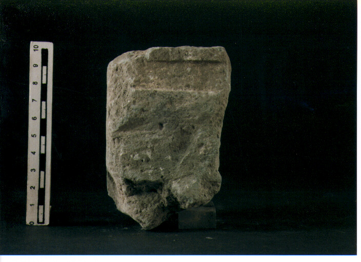 STELE VOTIVA/ FRAMMENTO - CIVILTA' PUNICA (secc. IV/ III a.C)