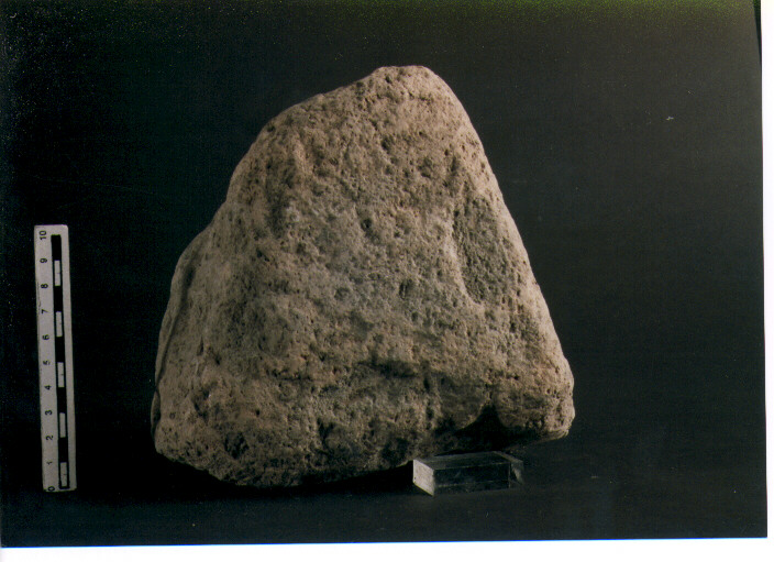 STELE VOTIVA/ FRAMMENTO - CIVILTA' PUNICA (secc. V/ IV a.C)