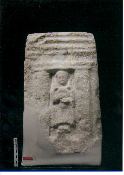 FIGURA UMANA (STELE VOTIVA) - CIVILTA' PUNICA (secc. V/ IV a.C)