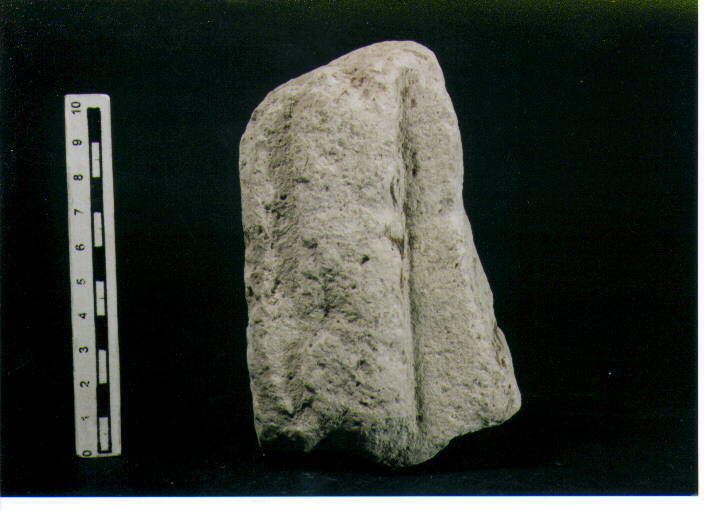 STELE VOTIVA/ FRAMMENTO - CIVILTA' PUNICA (secc. V/ IV a.C)