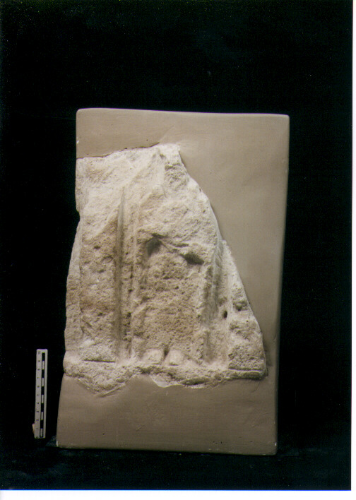 FIGURA UMANA (STELE VOTIVA) - CIVILTA' PUNICA (secc. V/ IV a.C)