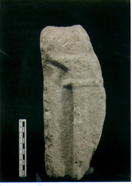 STELE VOTIVA/ FRAMMENTO - CIVILTA' PUNICA (secc. V/ IV a.C)