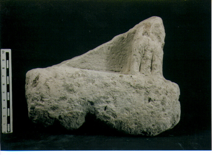 STELE VOTIVA/ FRAMMENTO - CIVILTA' PUNICA (secc. V/ IV a.C)