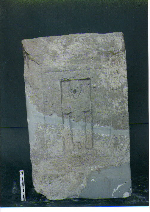 FIGURA UMANA (STELE VOTIVA) - CIVILTA' PUNICA (secc. V/ IV a.C)