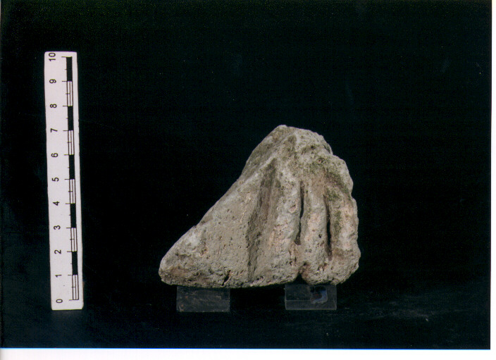 STELE VOTIVA/ FRAMMENTO - CIVILTA' PUNICA (SEC. IV A.C)