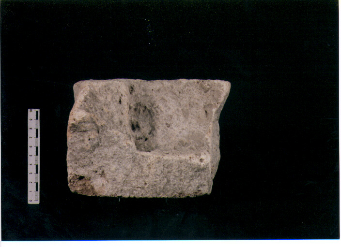 SUPPORTO PER STELE/ FRAMMENTO - CIVILTA' PUNICA (secc. V/ IV a.C)