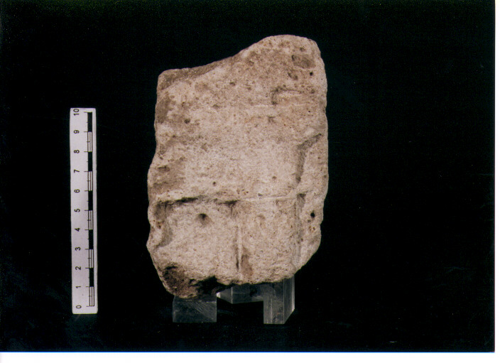 STELE VOTIVA/ FRAMMENTO - CIVILTA' PUNICA (SEC. IV A.C)