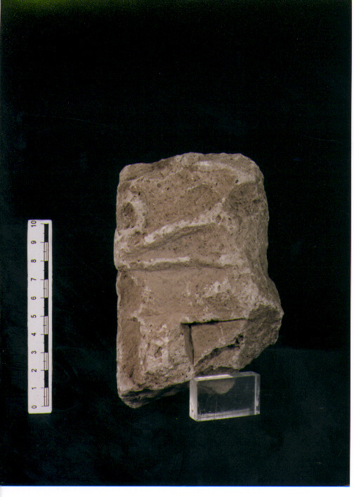 STELE VOTIVA/ FRAMMENTO - CIVILTA' PUNICA (secc. IV/ III a.C)