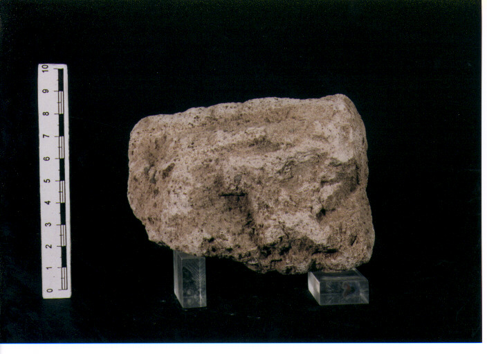 STELE VOTIVA/ FRAMMENTO - CIVILTA' PUNICA (secc. V/ IV a.C)