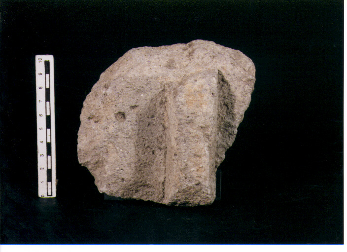 STELE VOTIVA/ FRAMMENTO - CIVILTA' PUNICA (secc. V/ IV a.C)