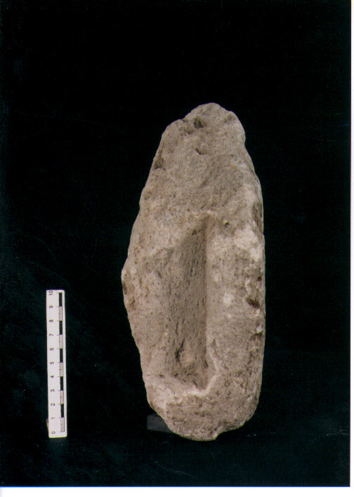 STELE VOTIVA/ FRAMMENTO - CIVILTA' PUNICA (secc. V/ IV a.C)