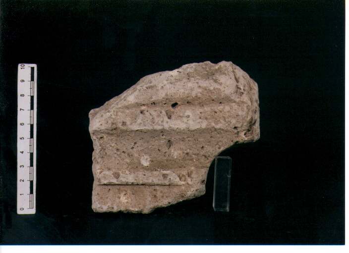 STELE VOTIVA/ FRAMMENTO - CIVILTA' PUNICA (SEC. IV A.C)