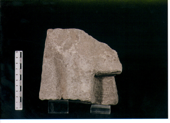 STELE VOTIVA/ FRAMMENTO - CIVILTA' PUNICA (secc. V/ IV a.C)