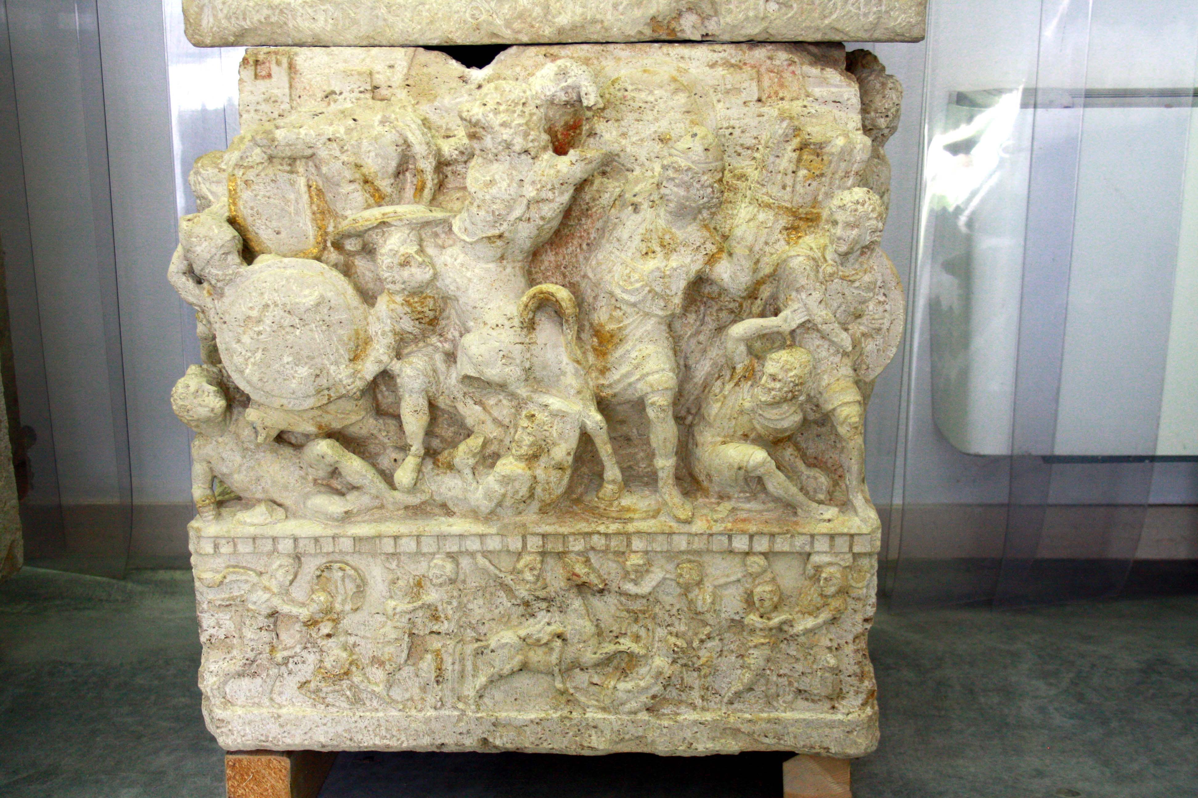 cassa di urna, cubica, decorata (fine/ inizio III-II sec. a.C)
