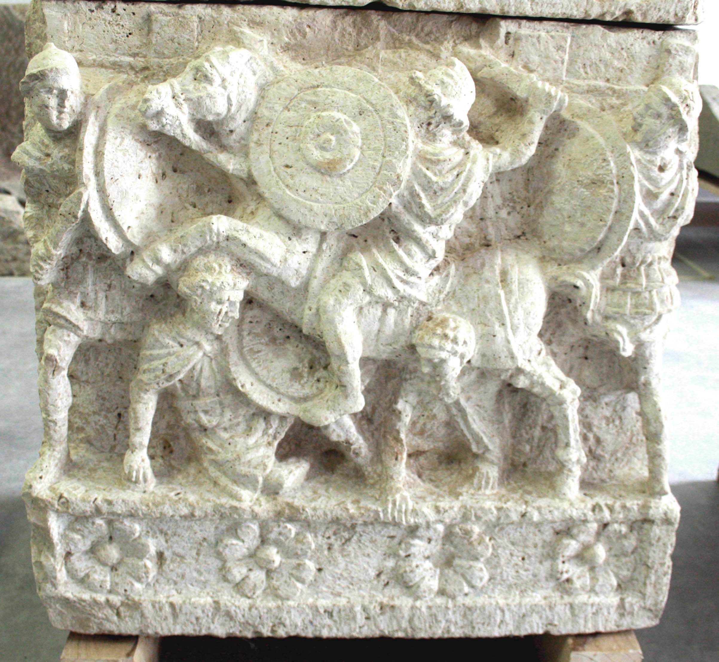 cassa di urna, cubica, decorata (inizio II a.C)