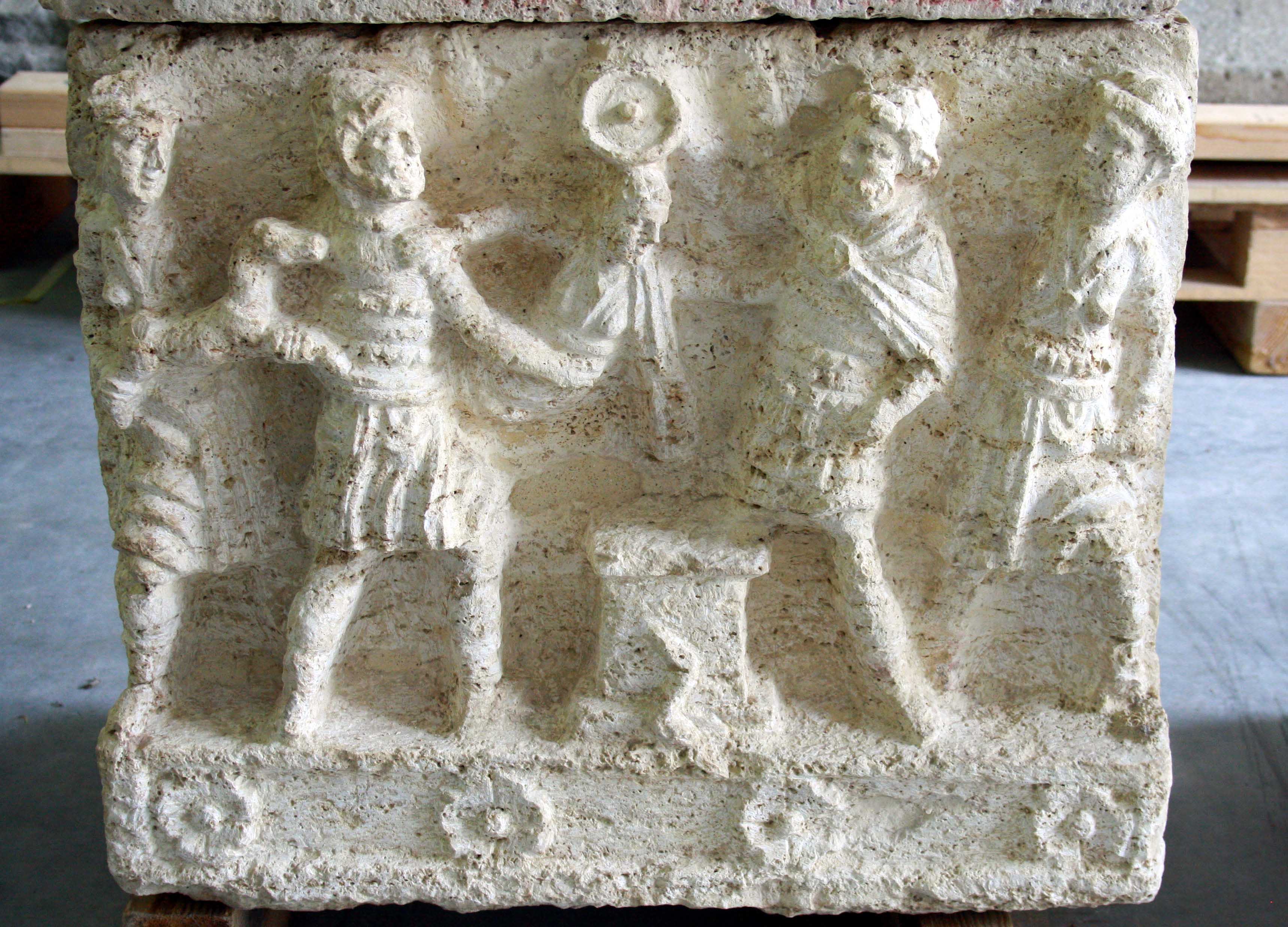 cassa di urna, cubica, decorata (primo quarto II a.C)