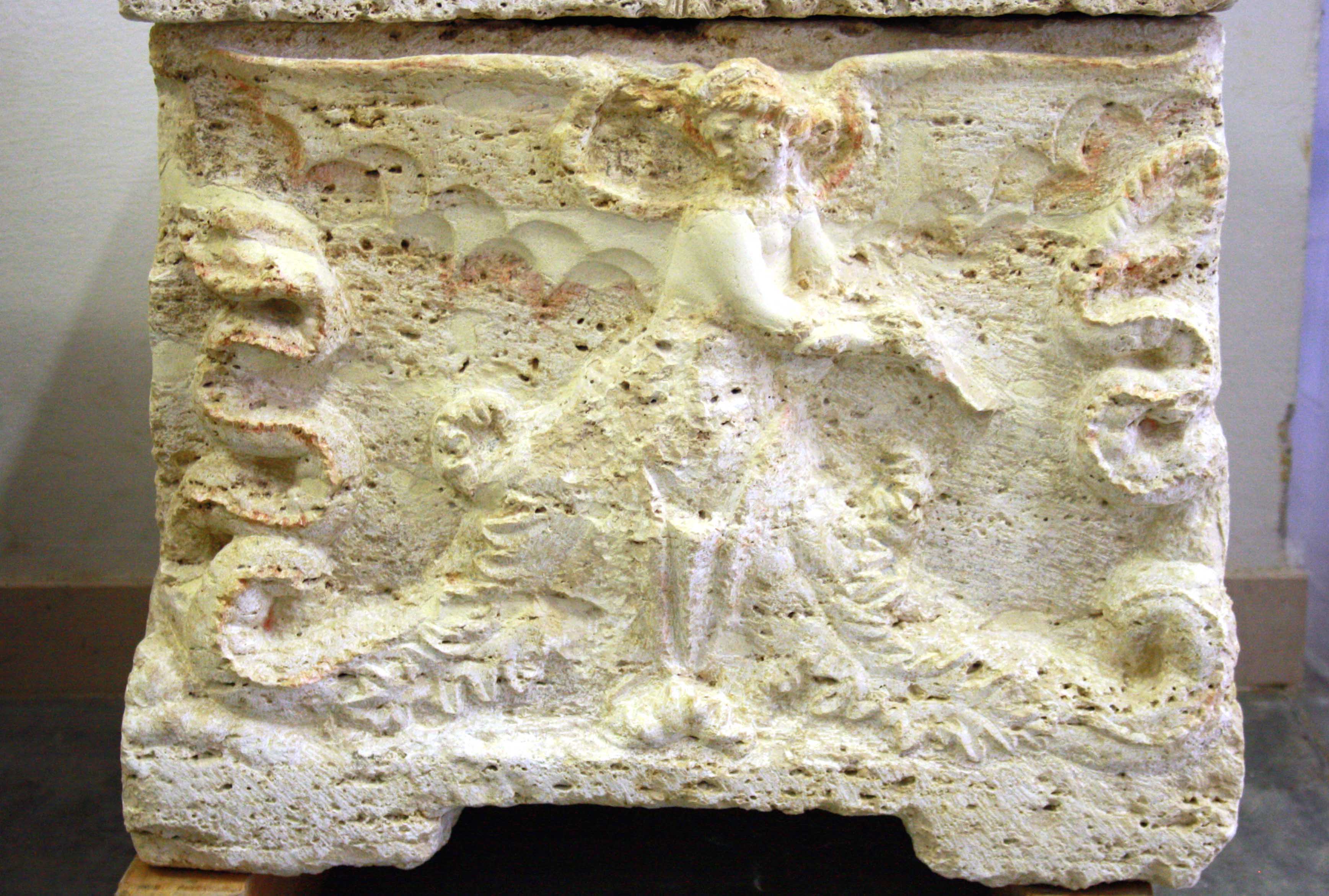 cassa di urna, cubica decorata (fine/ inizio III-II sec. a.C)