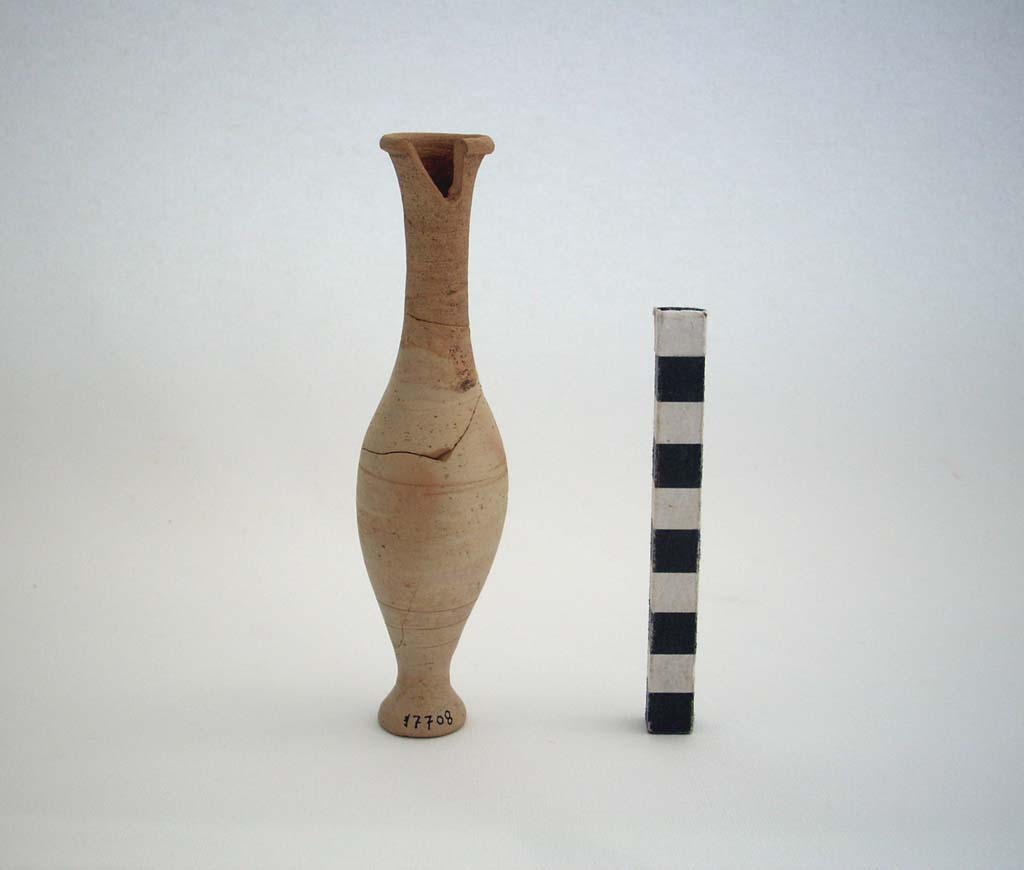 unguentario, Forti, tipo V - ambito apulo (sec. II a.C)