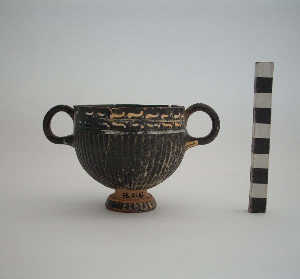 skyphos, Redavid, tipo 3 - variante a // Morel, tipo 3111a 1 - produzione apula (Sec. III a.C)