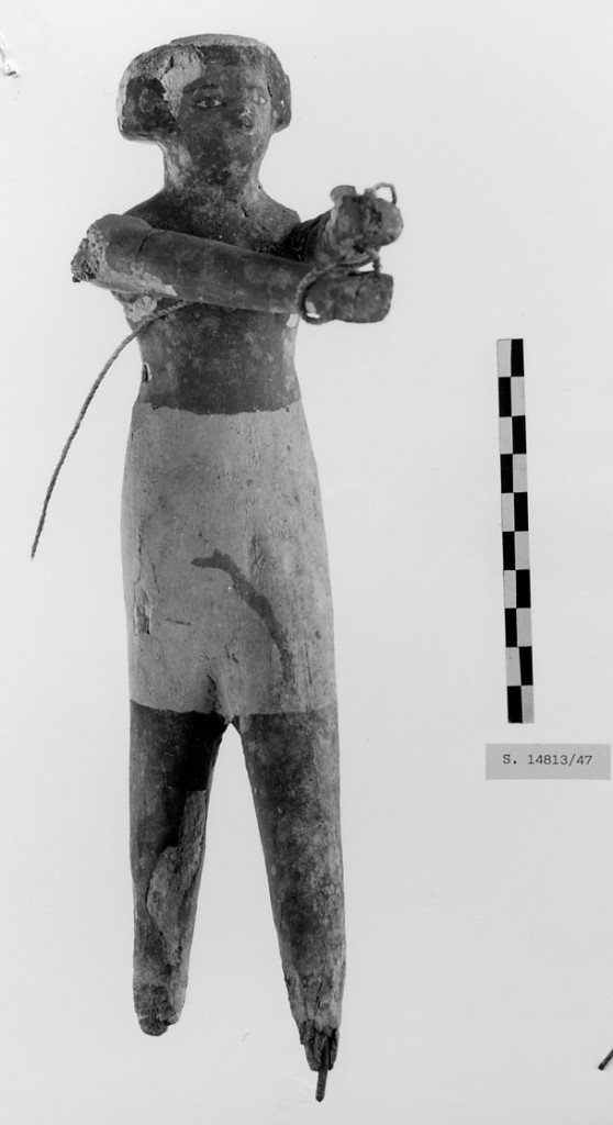 Statuetta maschile stante di membro di equipaggio (Medio Regno)