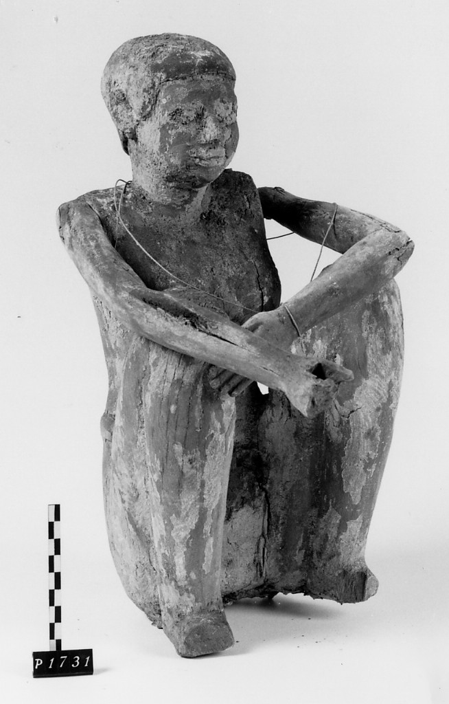 Statuetta femminile accovacciata (Antico Regno)
