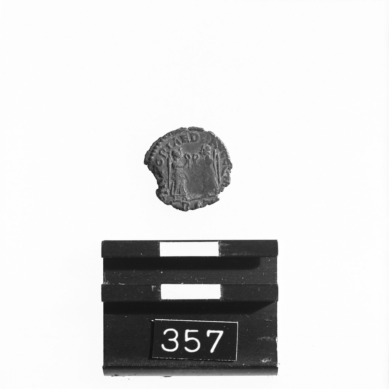 AE III, KENT RIC VIII, n.81 (Sec.IV d.C)