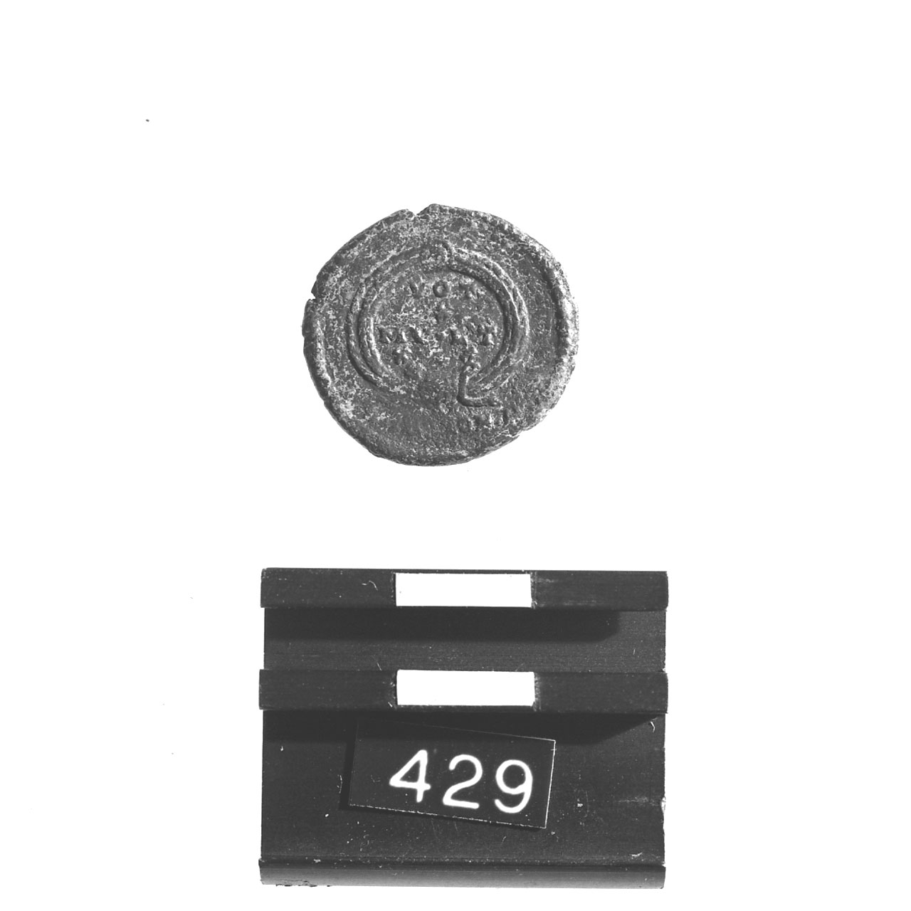AE III, KENT RIC VIII, n.329 (Sec.IV d.C)
