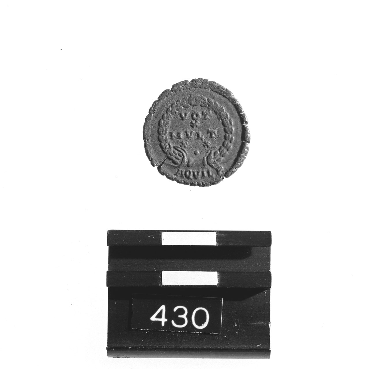 AE III, KENT RIC VIII, n.245 (Sec.IV d.C)