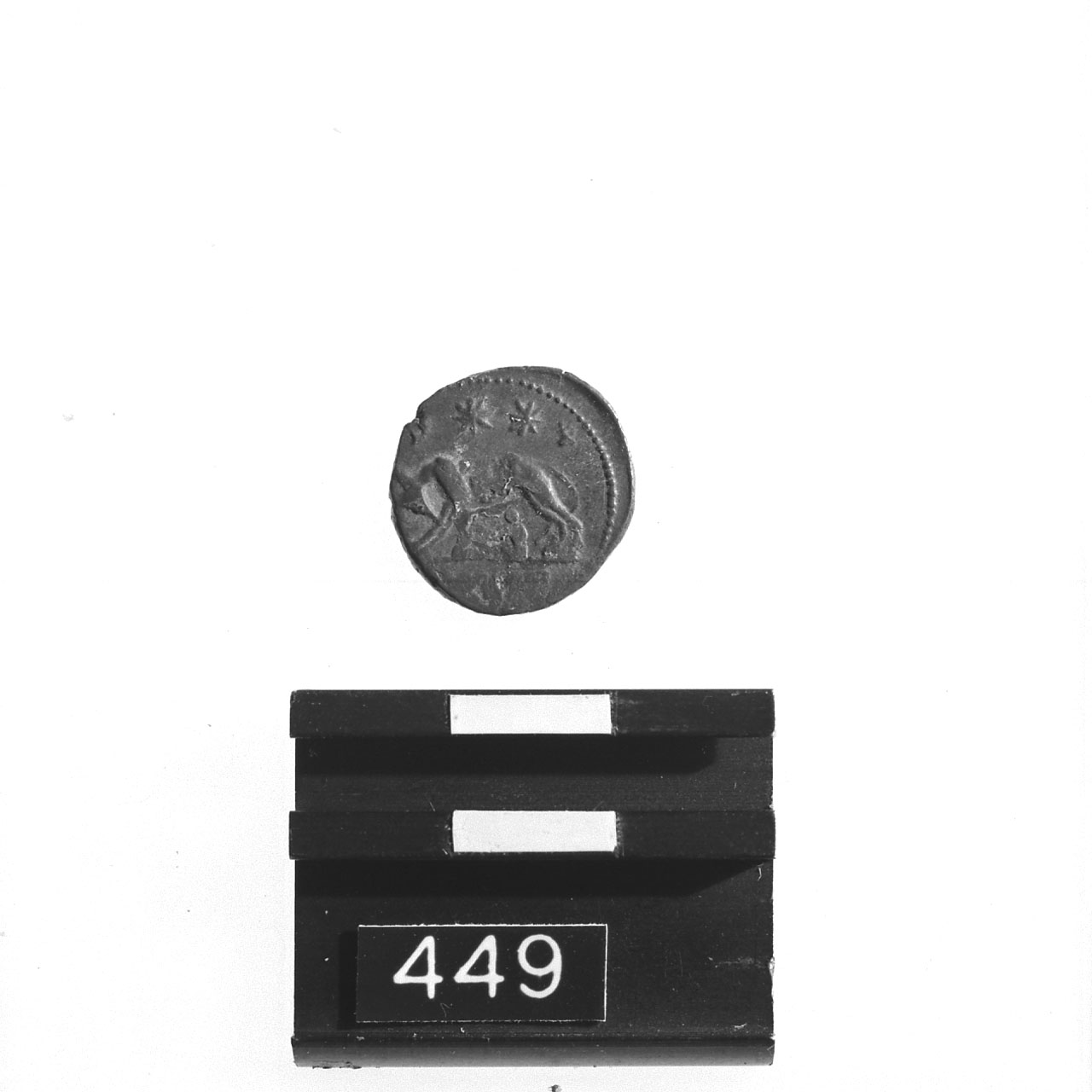 AE III, KENT RIC VIII, n.8,10 (Sec.IV d.C)