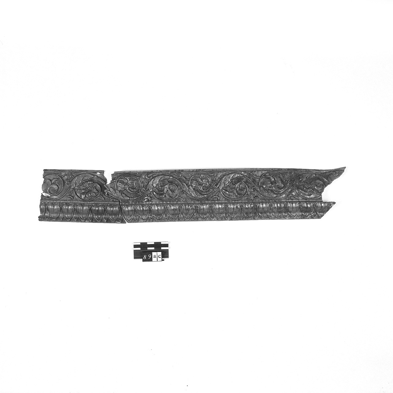 Cornice bronzea/ frammenti (Sec. I d.C)