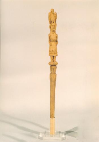 figure femminili/civetta (conocchia, conocchie, strumenti da lavoro) di Tassone Michele - artigianato contadino (sec. XX, da 1900 a 1999)
