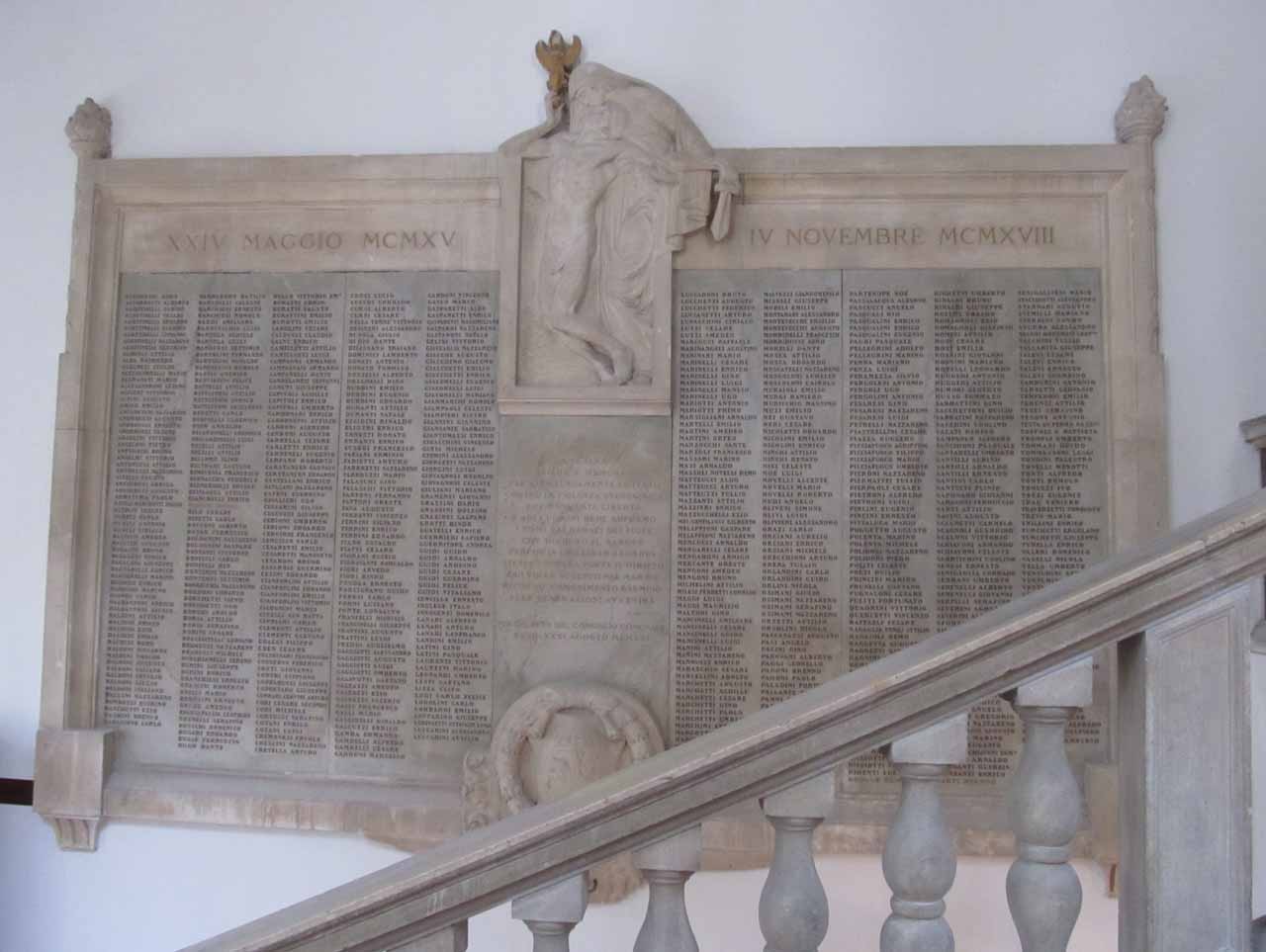 lapide commemorativa ai caduti di Maltoni Mentore (attribuito) (primo quarto XX)