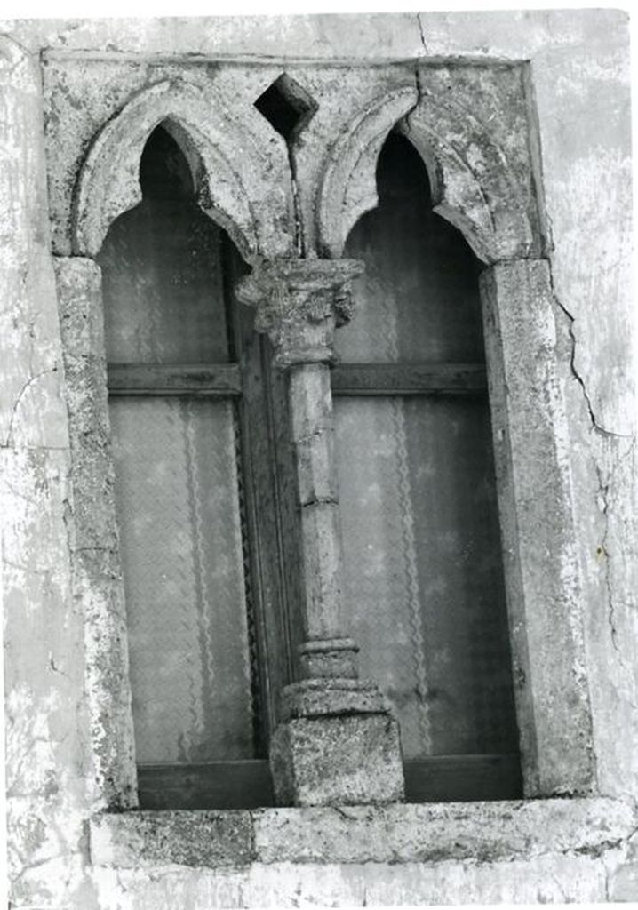 bifora - ambito Italia meridionale (prima metà sec. XIV)